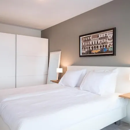 Apartment Bizstay Helena At Sea Den Haag