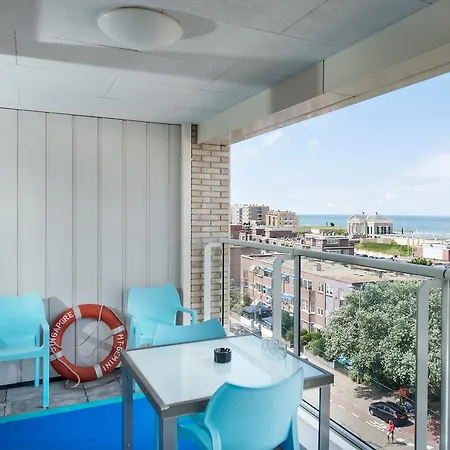 Апартаменты Bizstay Helena At Sea Гаага